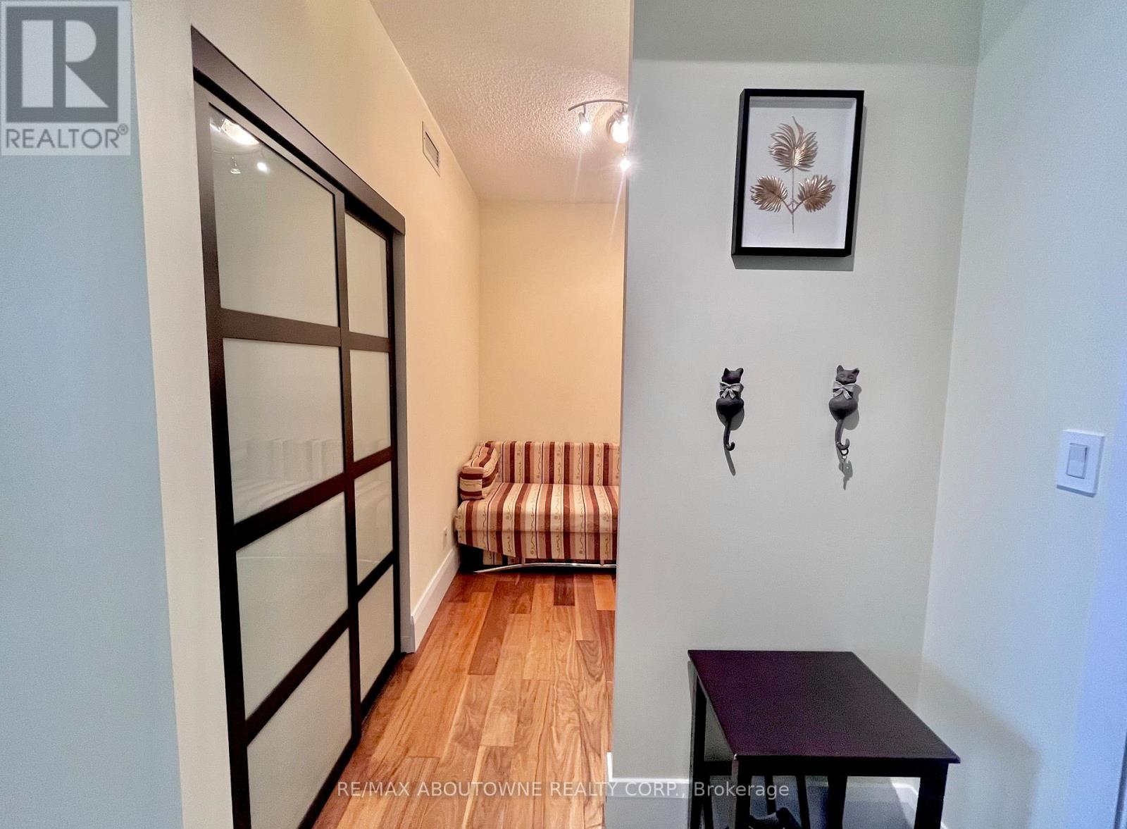 1207 - 1359 Rathburn Road E, Mississauga (Rathwood), Ontario  L4W 5P7 - Photo 13 - W12207439