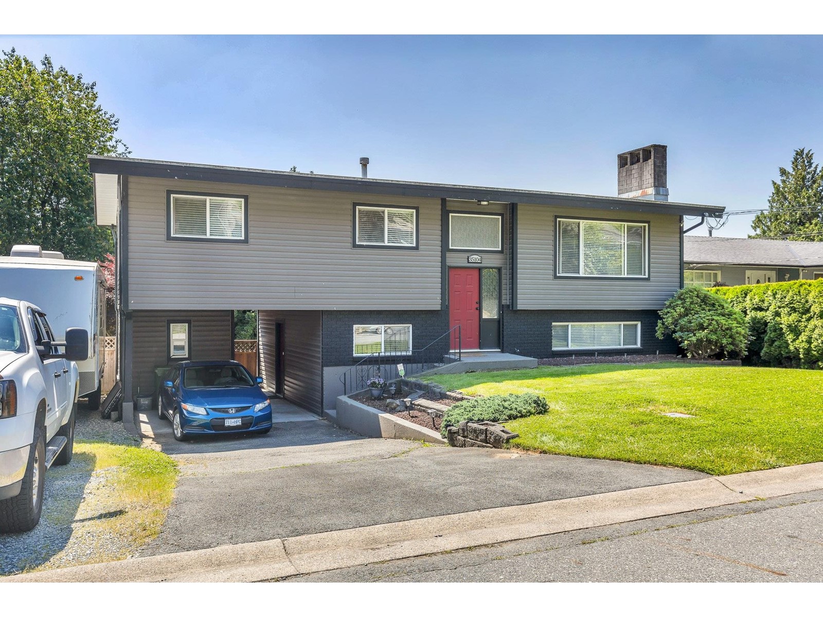 35104 Spencer Street, Abbotsford, British Columbia  V3G 2E3 - Photo 2 - R3012782