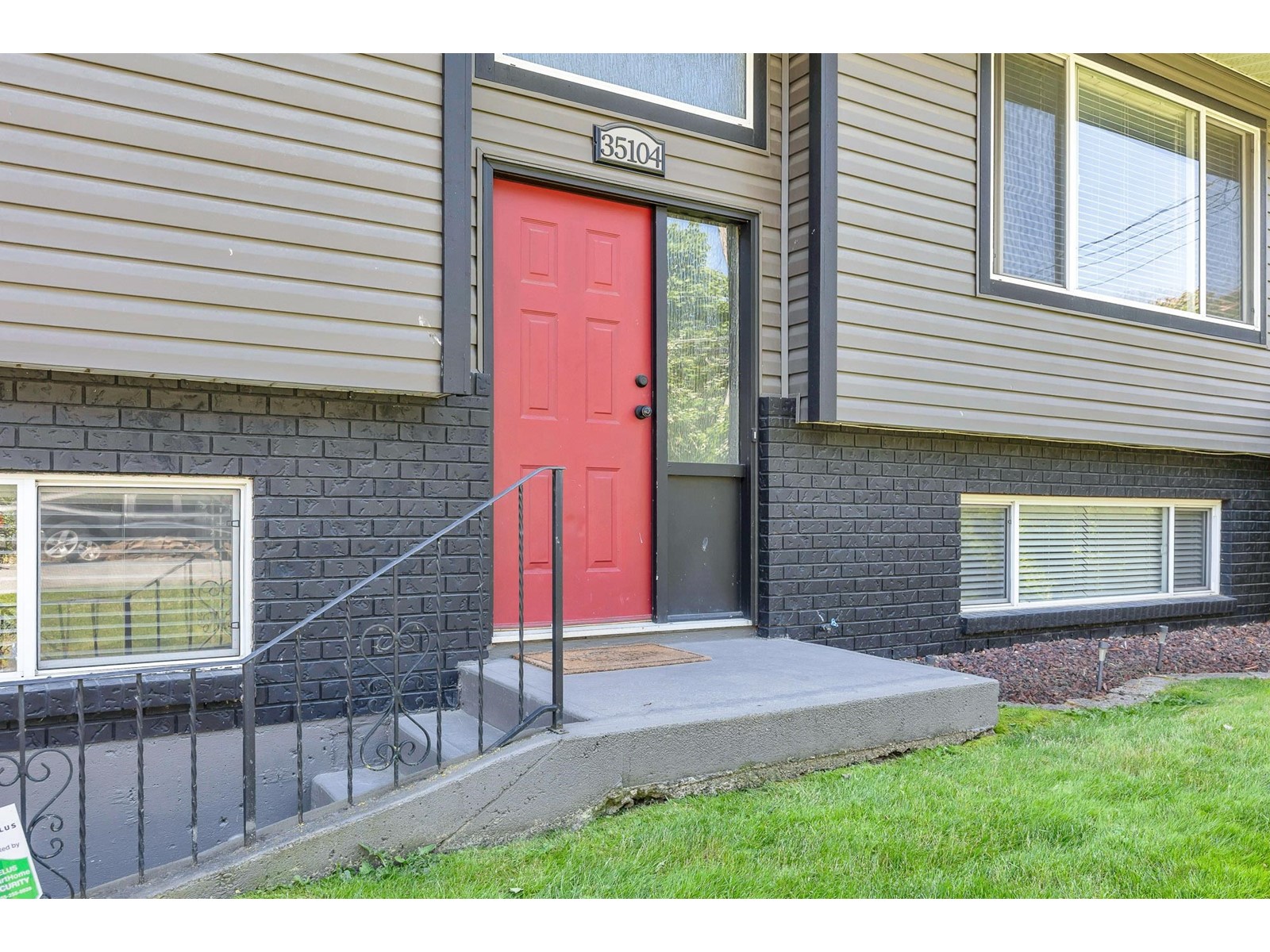 35104 Spencer Street, Abbotsford, British Columbia  V3G 2E3 - Photo 3 - R3012782