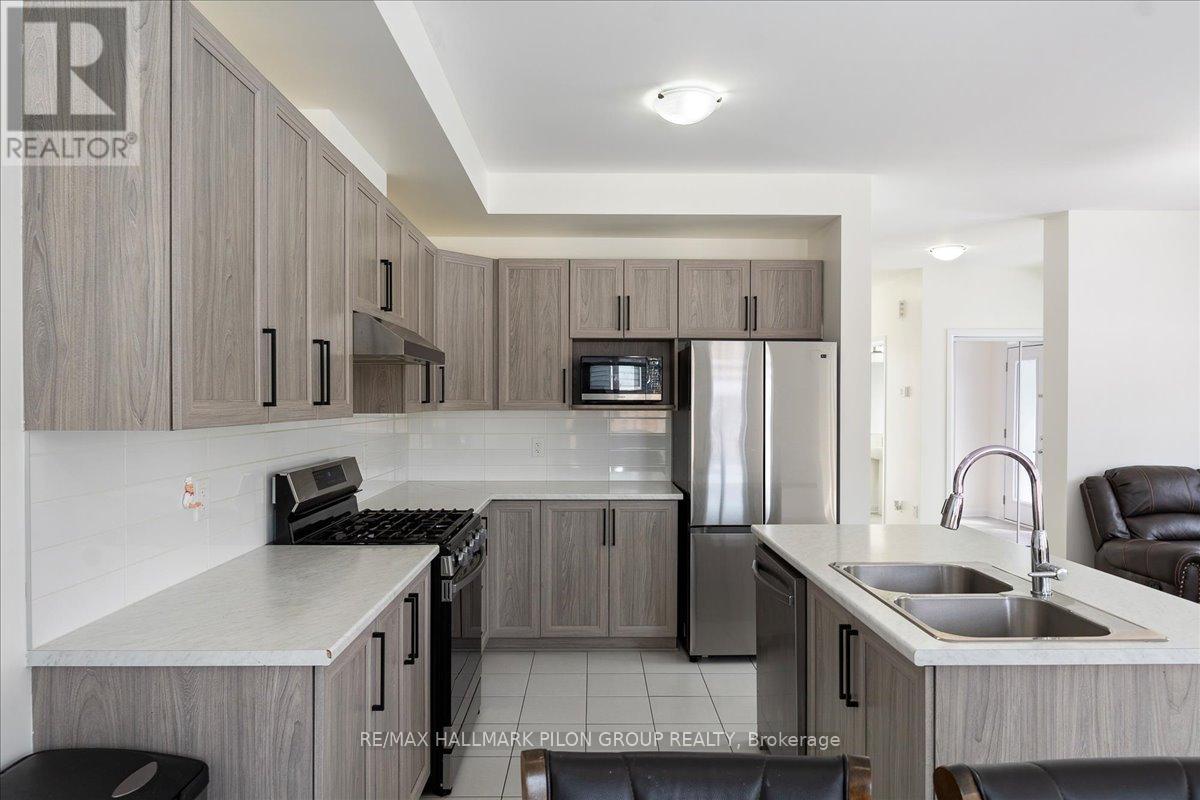 29 Watchim Street, Ottawa, Ontario  K4A 5K6 - Photo 3 - X12150773