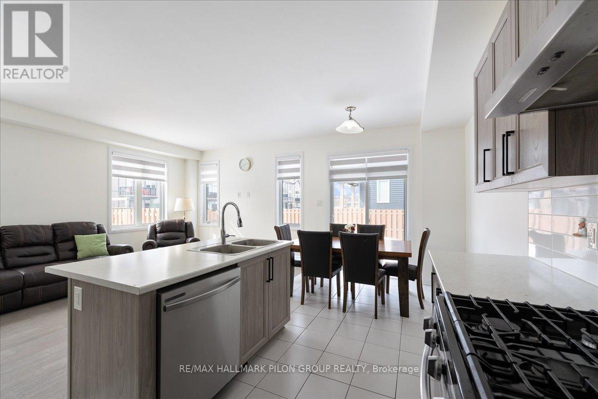 29 Watchim Street, Ottawa, Ontario  K4A 5K6 - Photo 5 - X12150773