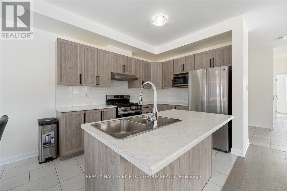 29 Watchim Street, Ottawa, Ontario  K4A 5K6 - Photo 4 - X12150773