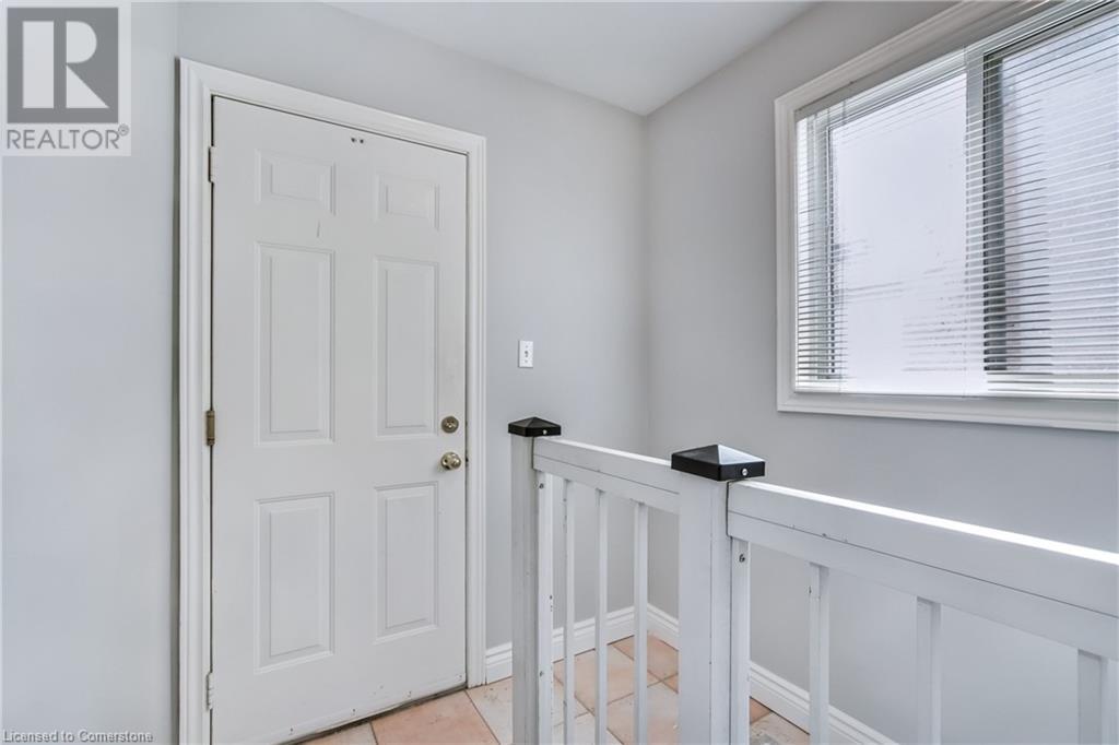 112 Stone Church Road W, Hamilton, Ontario  L9B 1A3 - Photo 16 - 40724057
