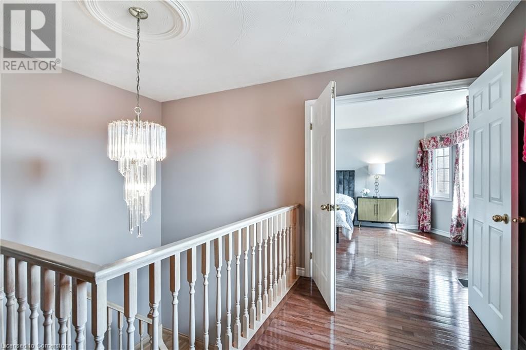 112 Stone Church Road W, Hamilton, Ontario  L9B 1A3 - Photo 17 - 40724057