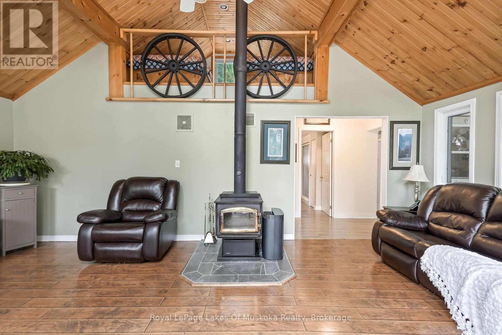 1019 Lakeshore Road N, Bracebridge, Ontario  P1L 1X3 - Photo 25 - X12090032