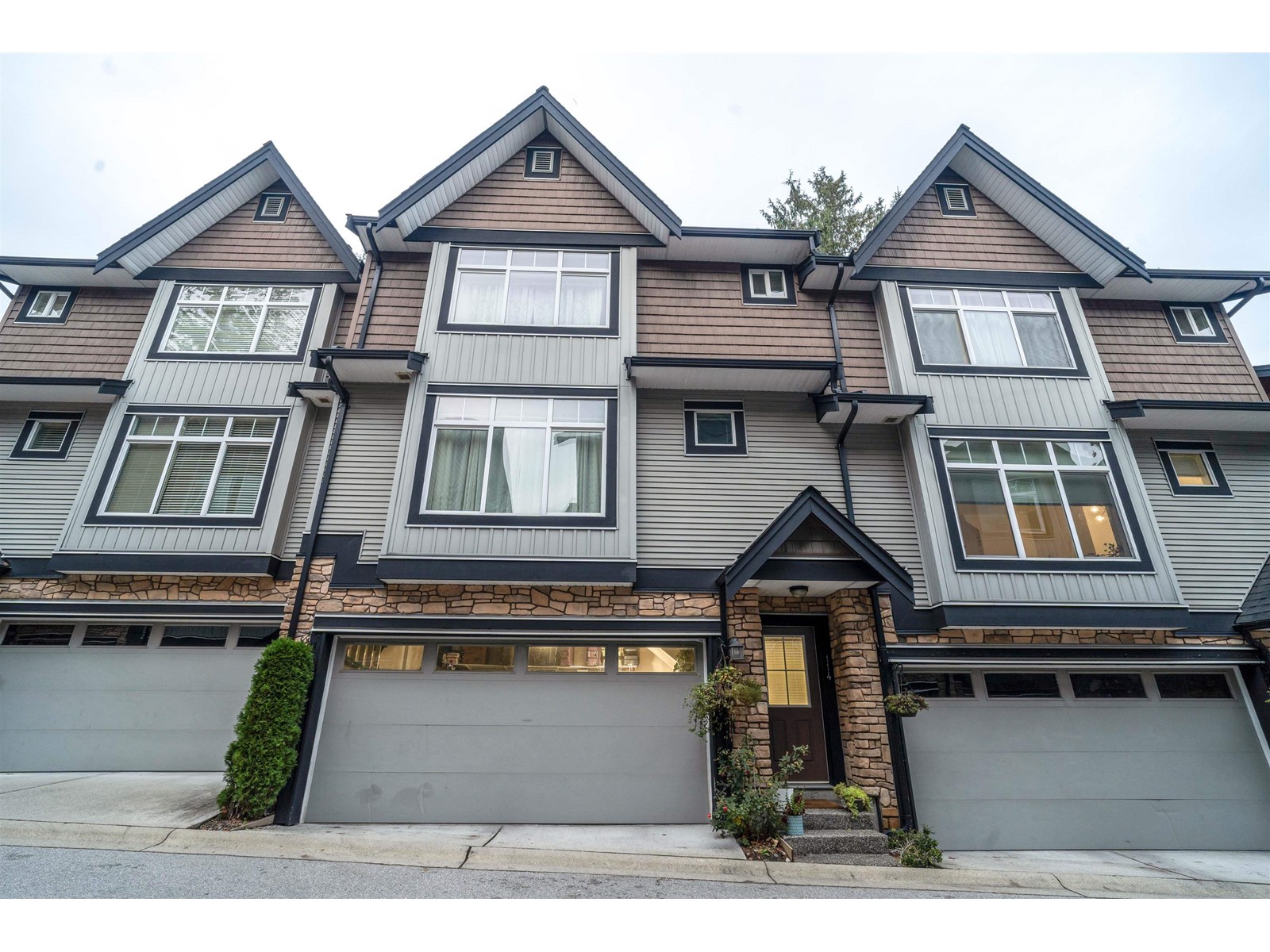 114 6299 144 Street, Surrey, British Columbia  V3X 1A2 - Photo 1 - R3012731