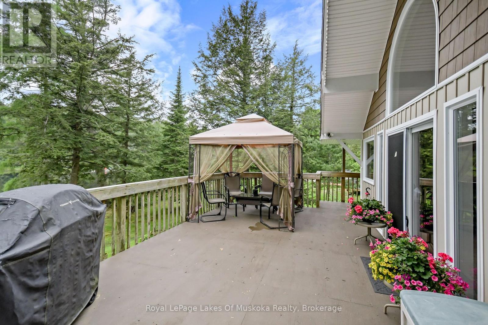 1019 Lakeshore Road N, Bracebridge, Ontario  P1L 1X3 - Photo 44 - X12090032