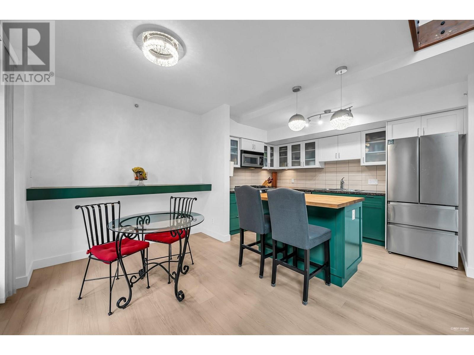 119 8 Renaissance Square, New Westminster, British Columbia  V3M 7A9 - Photo 7 - R2982143
