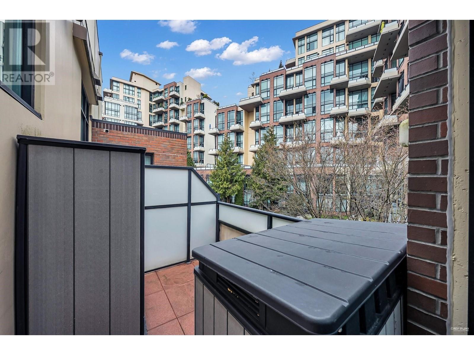 119 8 Renaissance Square, New Westminster, British Columbia  V3M 7A9 - Photo 21 - R2982143