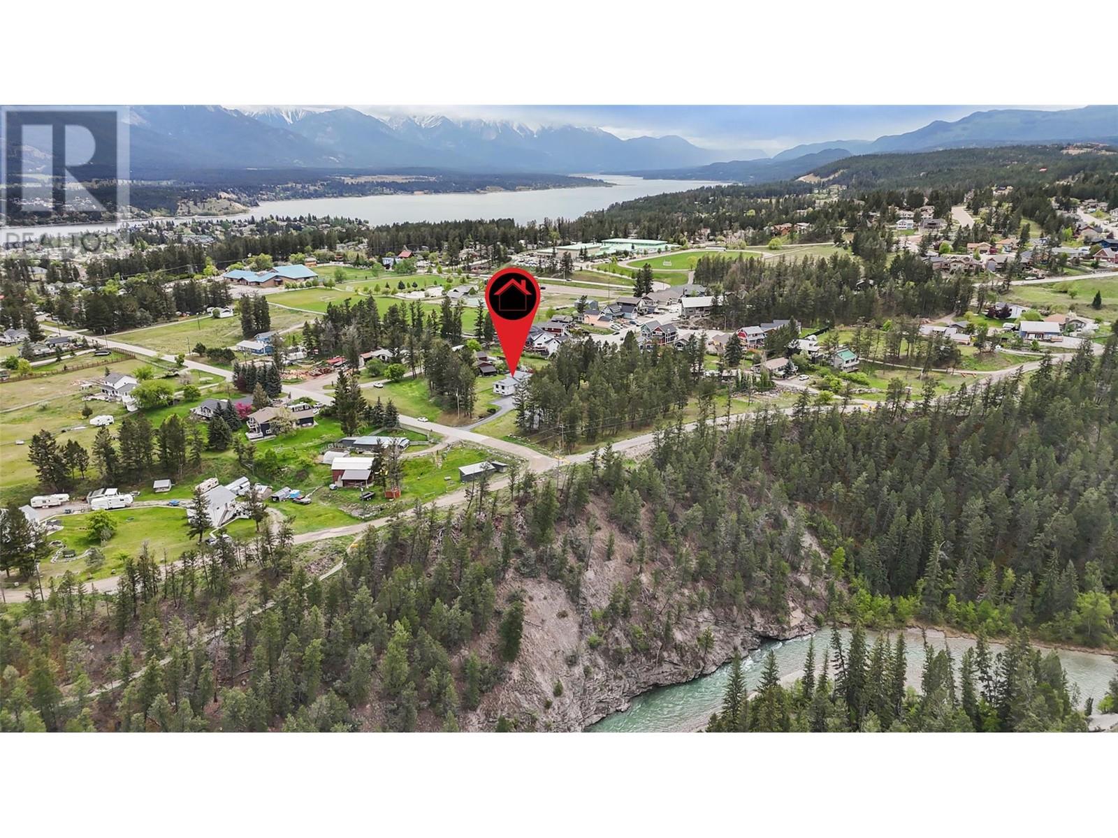 1573 10 Street, Invermere, British Columbia
