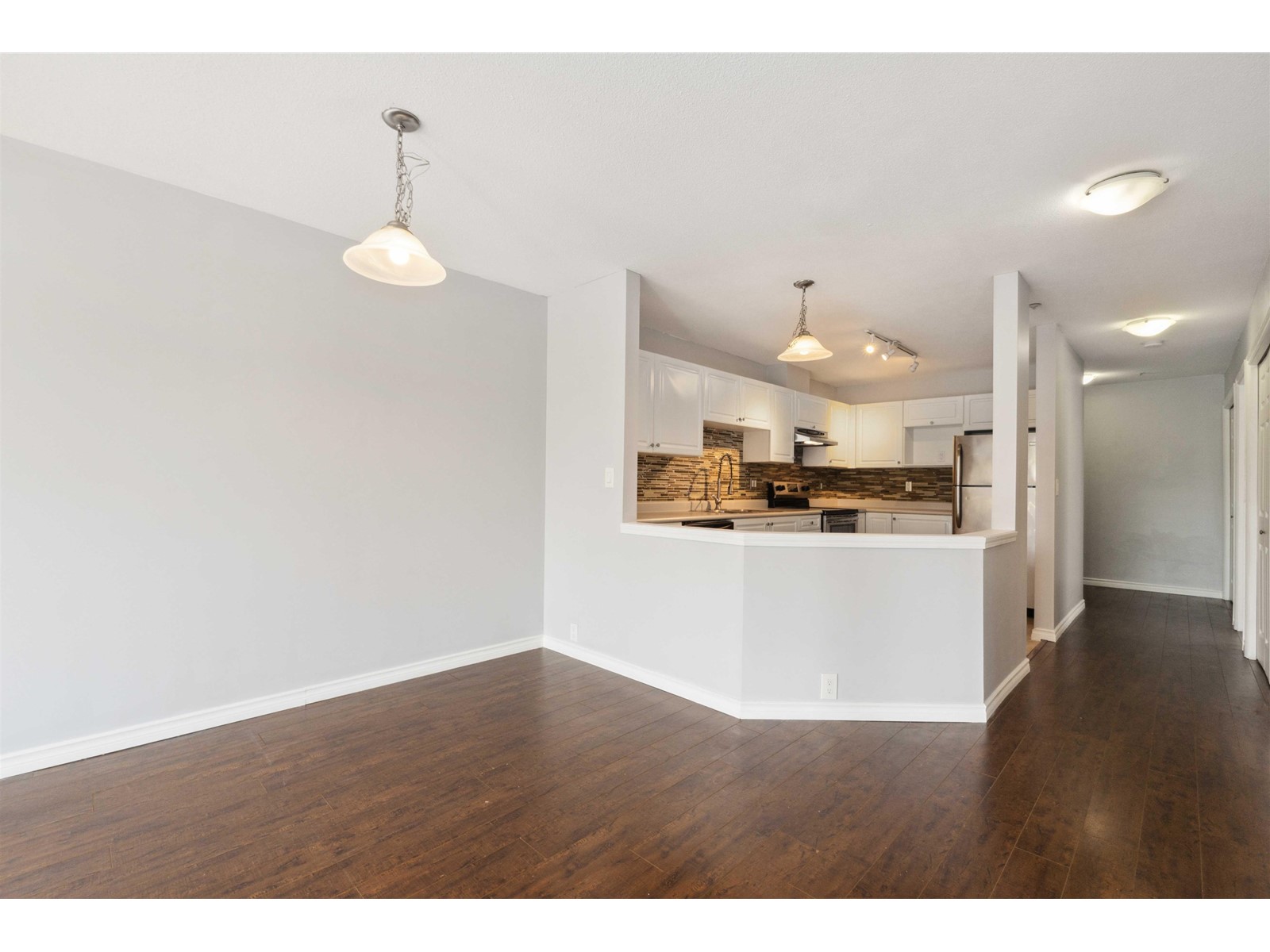 303 5499 203 Street, Langley, British Columbia  V3A 1W1 - Photo 3 - R3013009