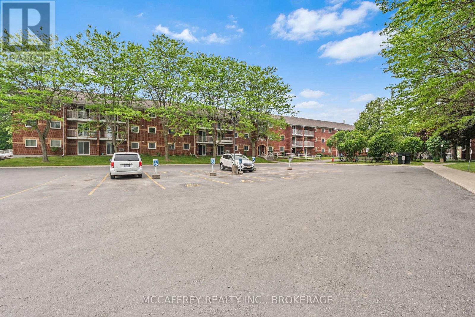 204 - 561 Armstrong Road, Kingston, Ontario  K7M 8J9 - Photo 2 - X12207718