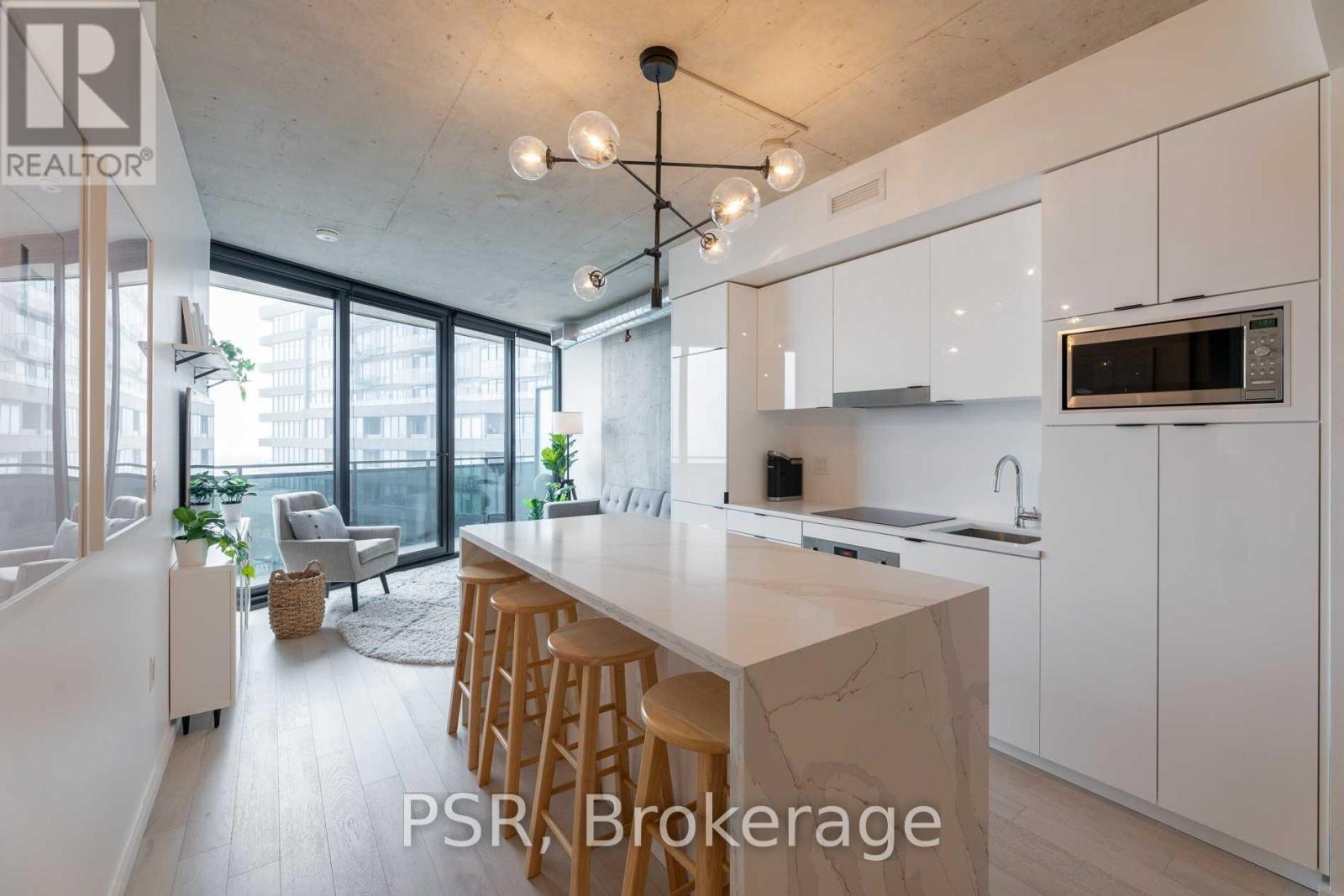 712 - 21 Lawren Harris Square, Toronto (Waterfront Communities), Ontario  M5A 0T4 - Photo 1 - C12207646