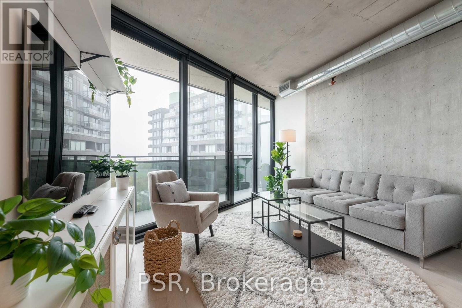 712 - 21 Lawren Harris Square, Toronto (Waterfront Communities), Ontario  M5A 0T4 - Photo 2 - C12207646