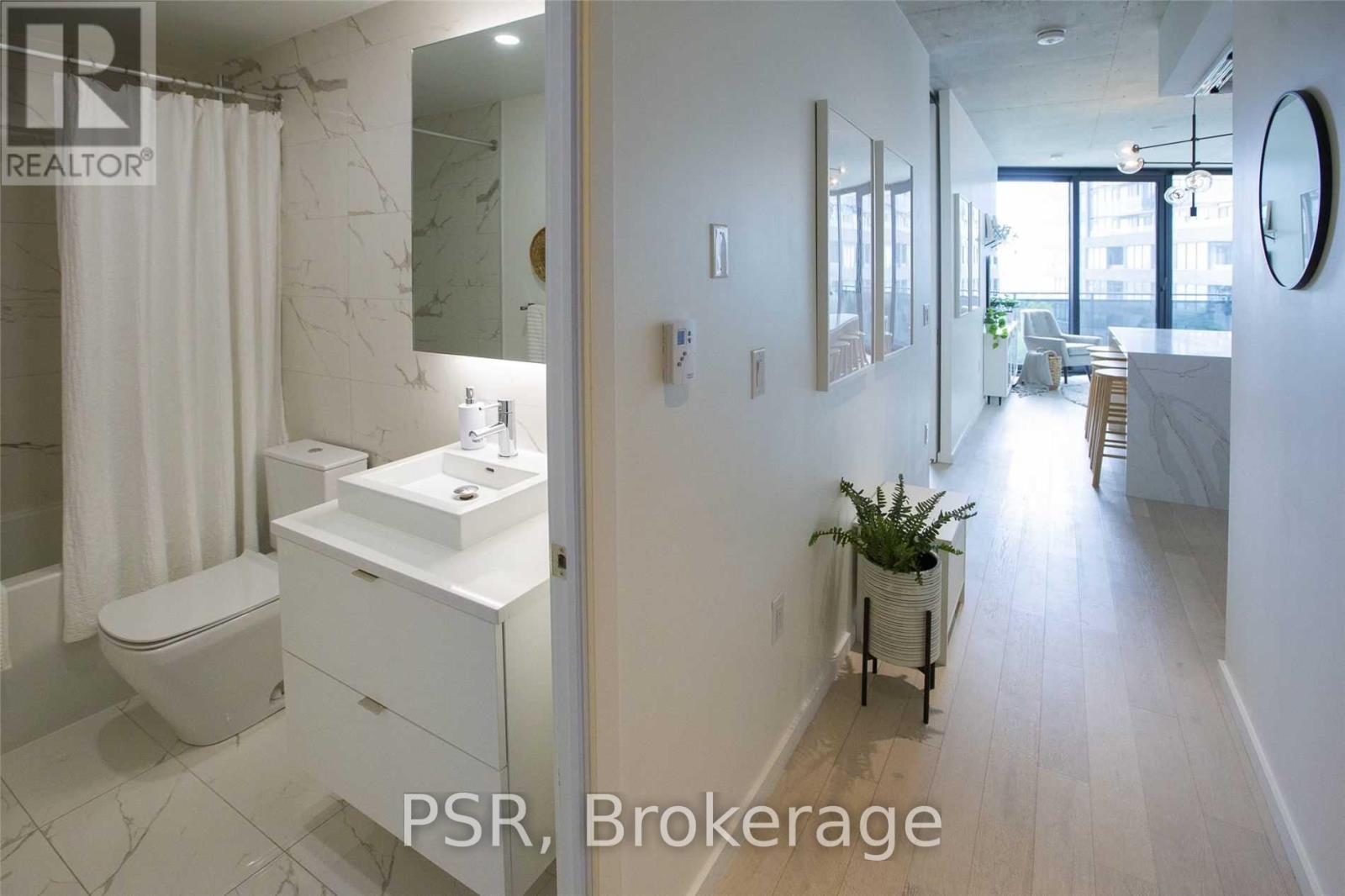 712 - 21 Lawren Harris Square, Toronto (Waterfront Communities), Ontario  M5A 0T4 - Photo 8 - C12207646
