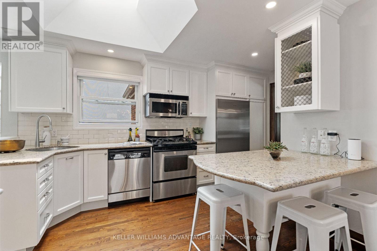 387 Elm Road, Toronto, Ontario  M5M 3V9 - Photo 13 - C12207662