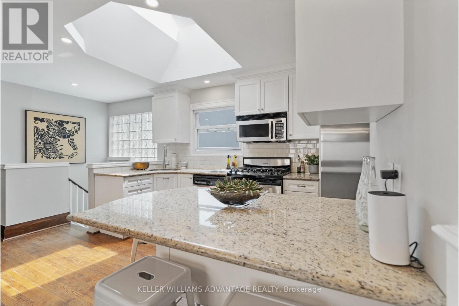 387 Elm Road, Toronto, Ontario  M5M 3V9 - Photo 14 - C12207662