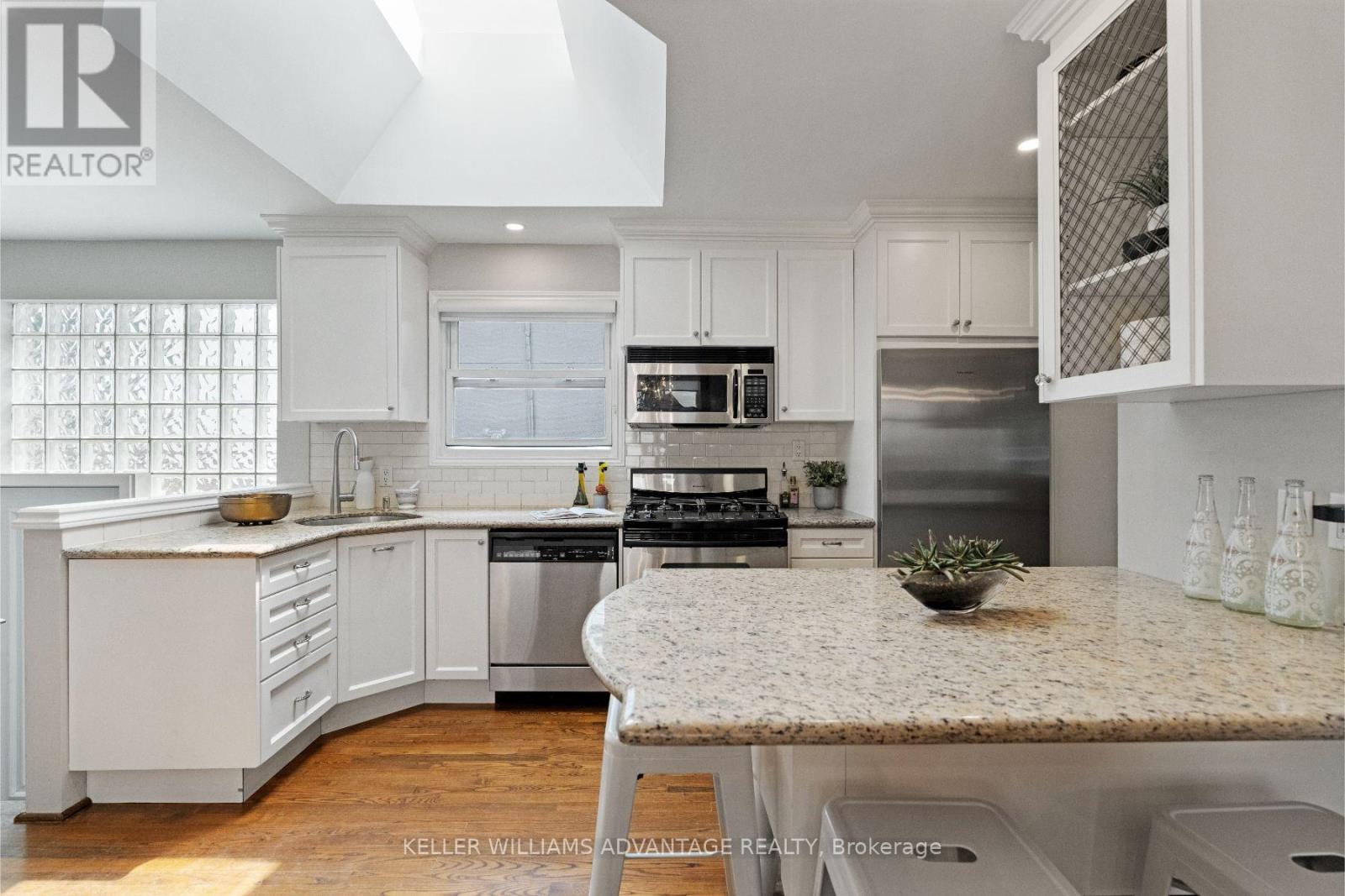 387 Elm Road, Toronto, Ontario  M5M 3V9 - Photo 15 - C12207662