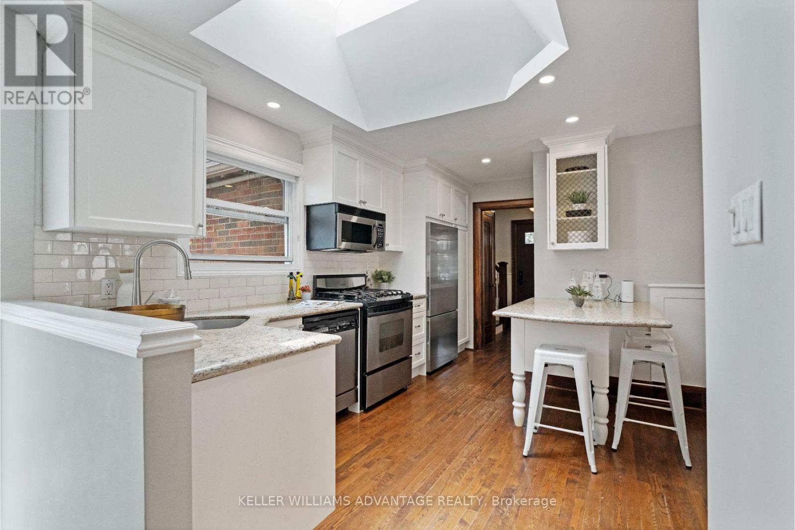 387 Elm Road, Toronto, Ontario  M5M 3V9 - Photo 16 - C12207662