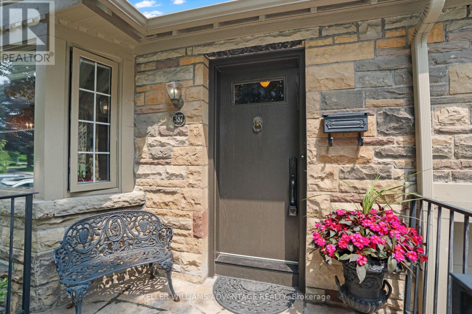 387 Elm Road, Toronto, Ontario  M5M 3V9 - Photo 3 - C12207662