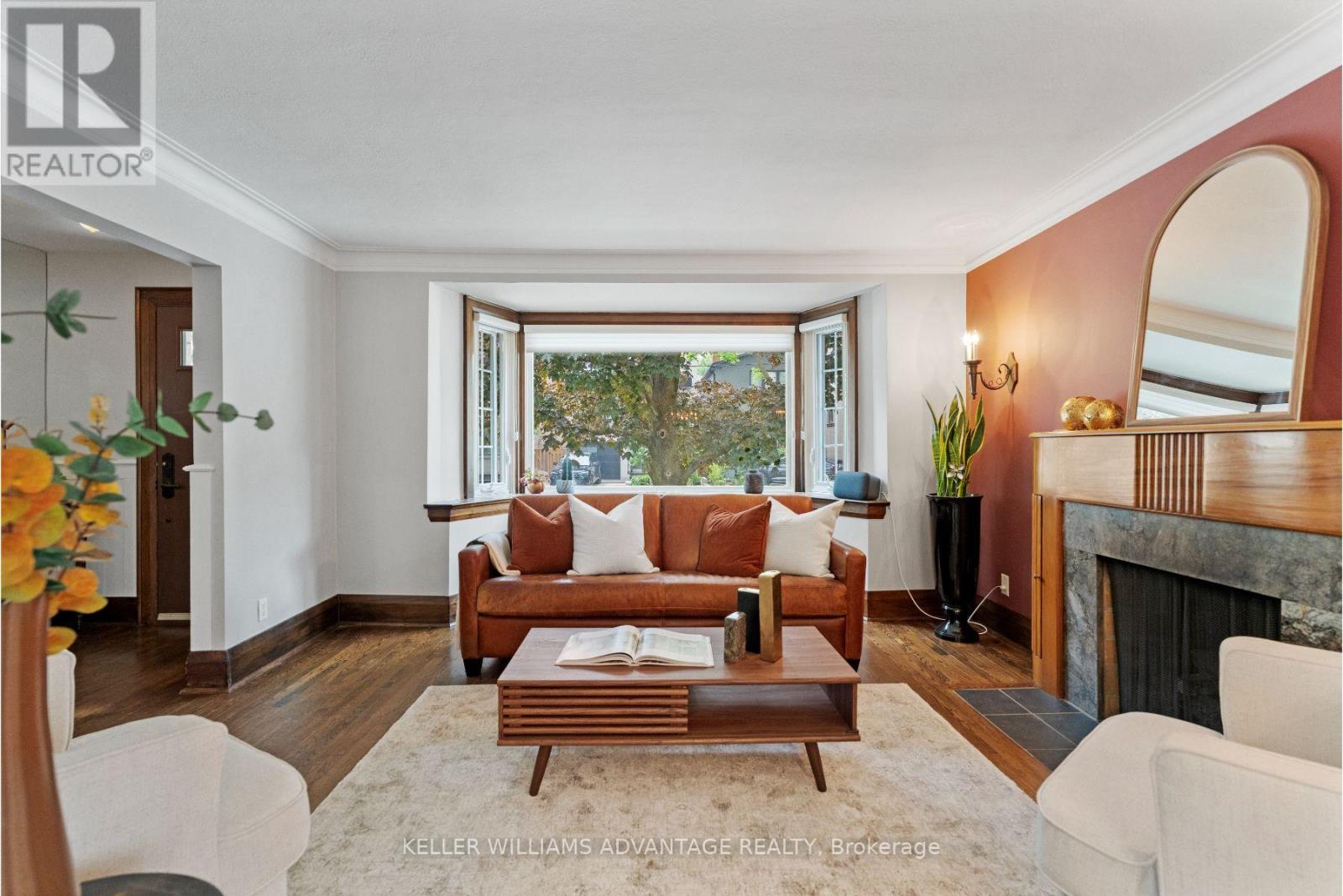 387 Elm Road, Toronto, Ontario  M5M 3V9 - Photo 8 - C12207662