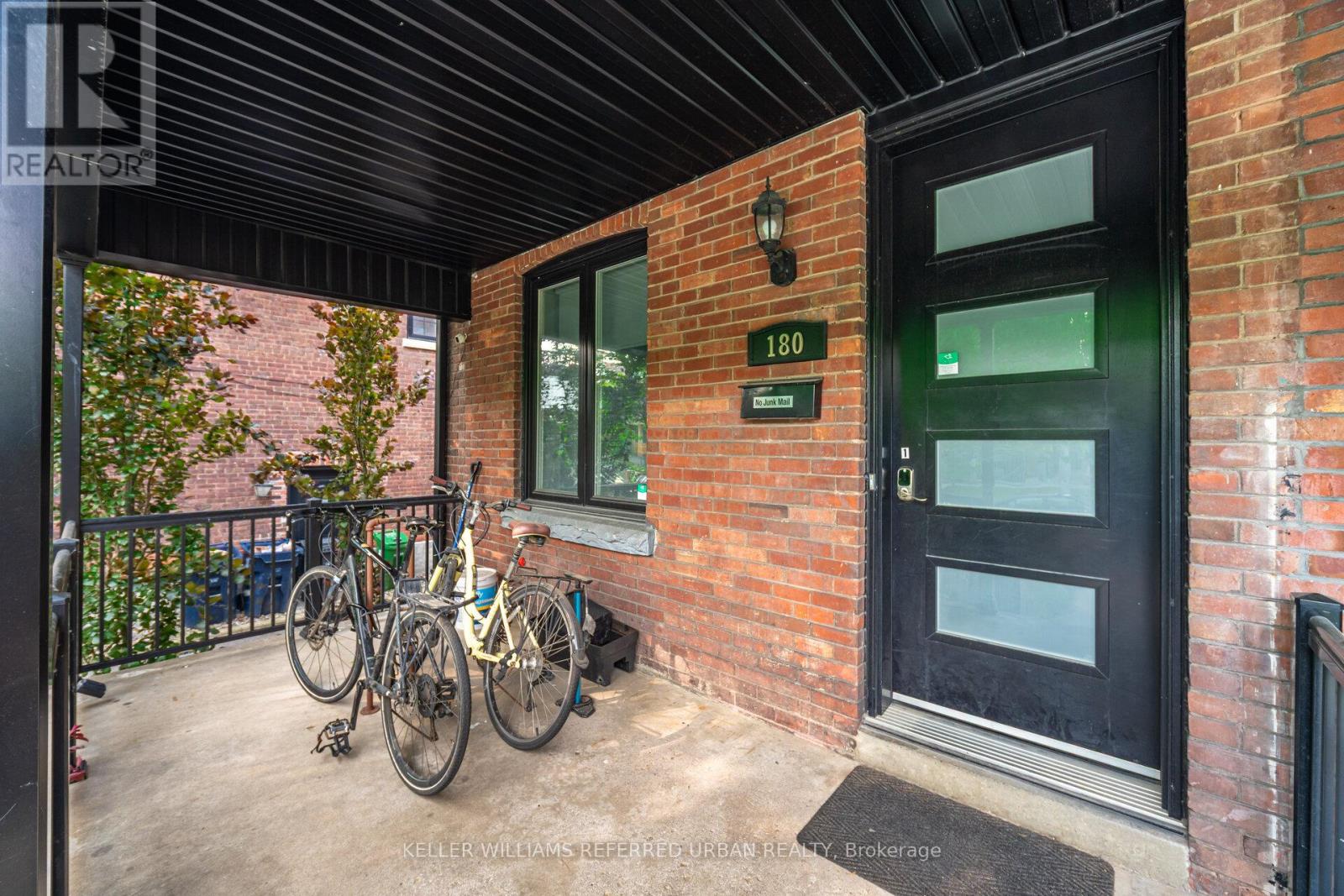 180 Beatrice Street, Toronto, Ontario  M6G 3G1 - Photo 2 - C12207686
