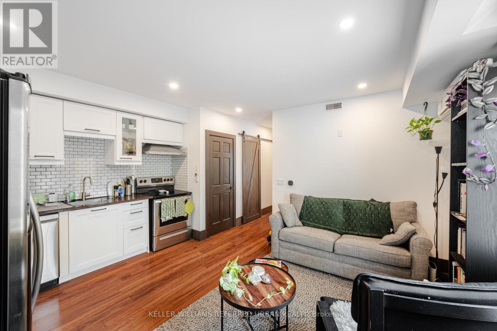 180 Beatrice Street, Toronto, Ontario  M6G 3G1 - Photo 20 - C12207686