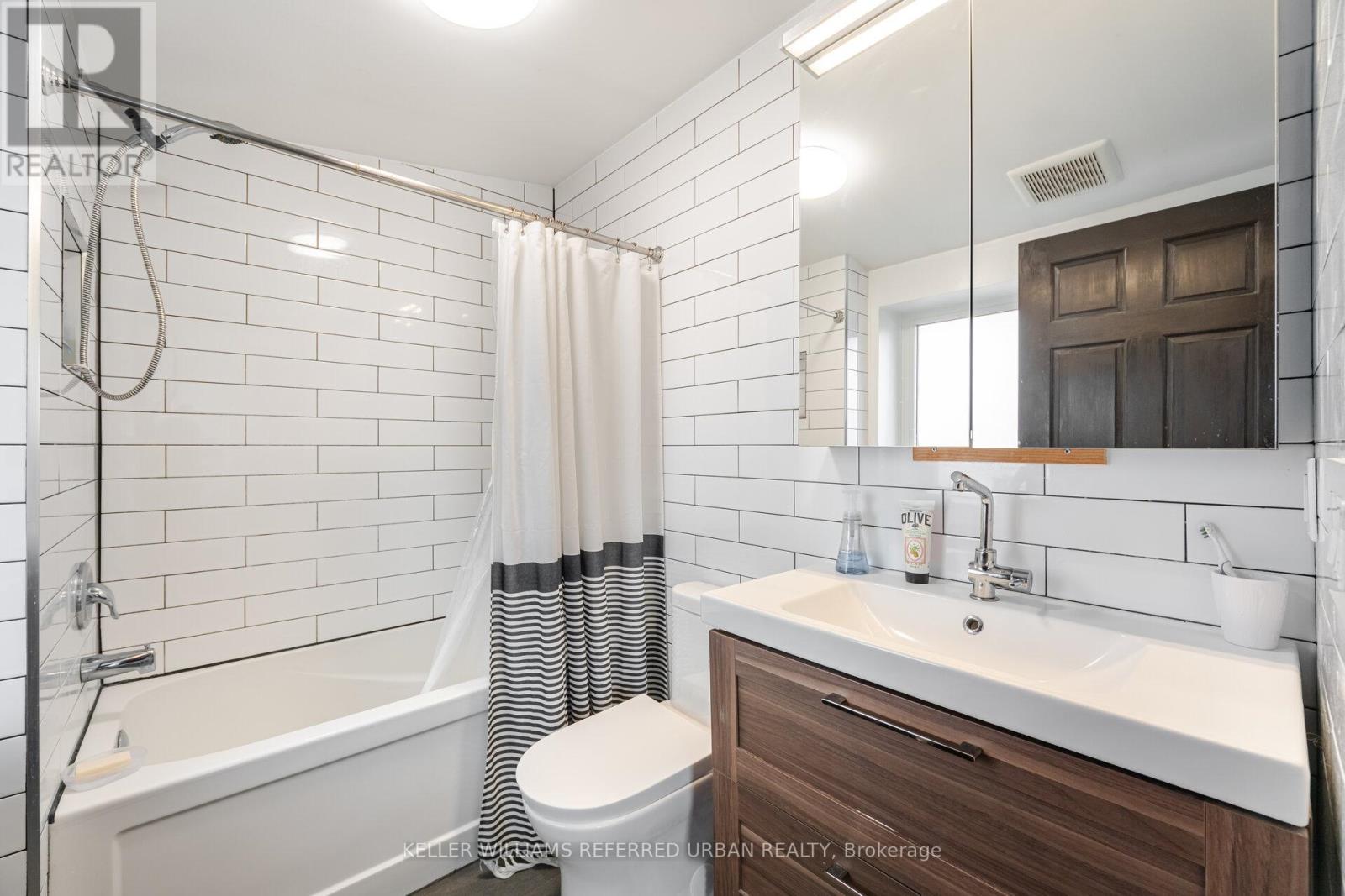 180 Beatrice Street, Toronto, Ontario  M6G 3G1 - Photo 27 - C12207686