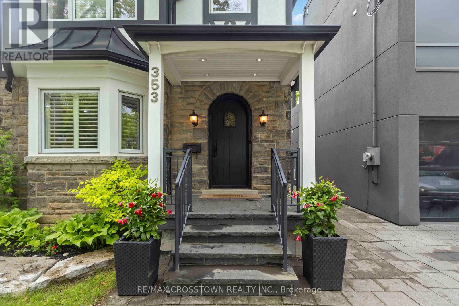 353 Briar Hill Avenue, Toronto, Ontario  M4R 1J3 - Photo 3 - C12207705