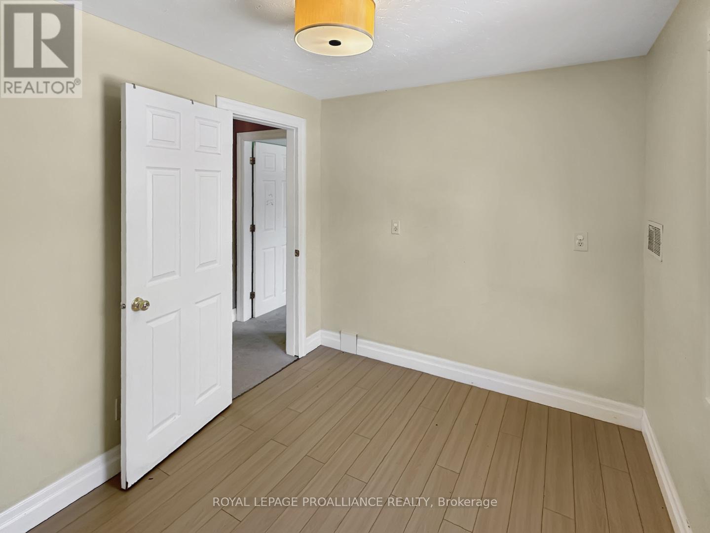 329 Bridge Street E, Belleville (Belleville Ward), Ontario  K8N 1P5 - Photo 23 - X12207790