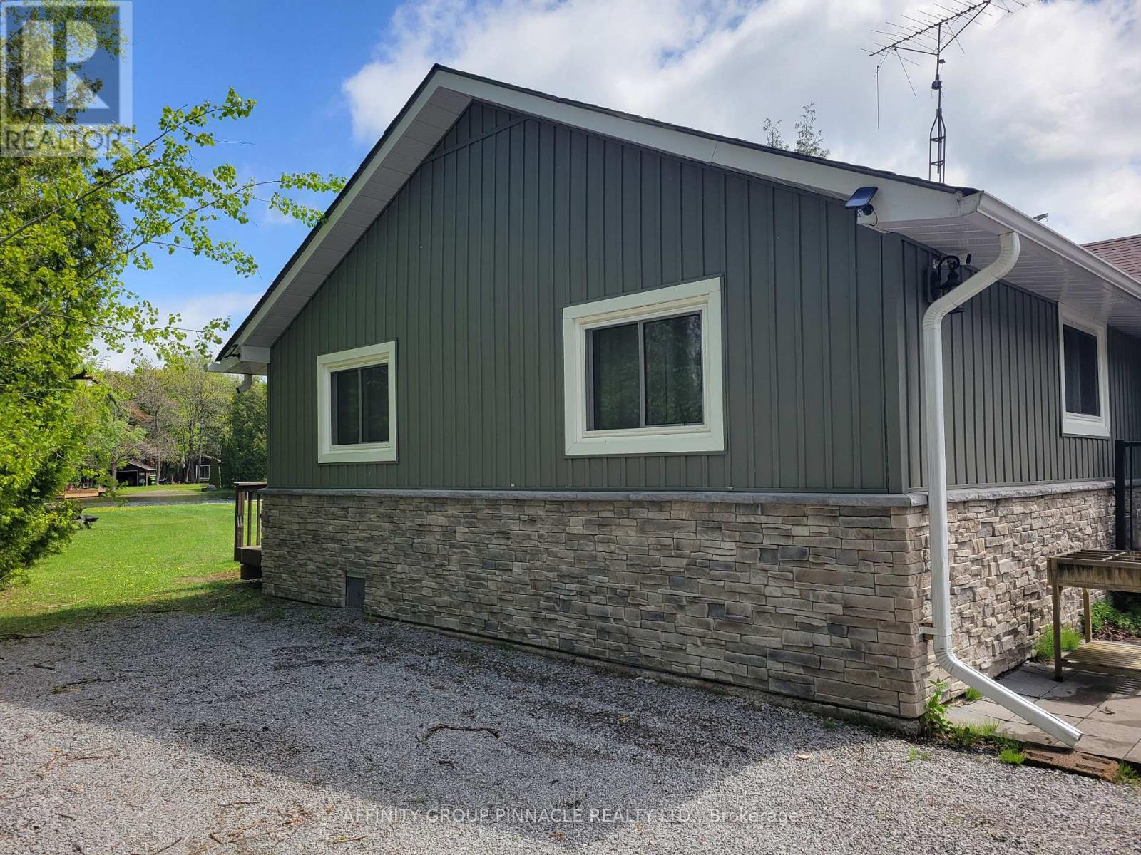 2473 Selwyn Bay Lane, Selwyn, Ontario  K0L 2H0 - Photo 2 - X12207842