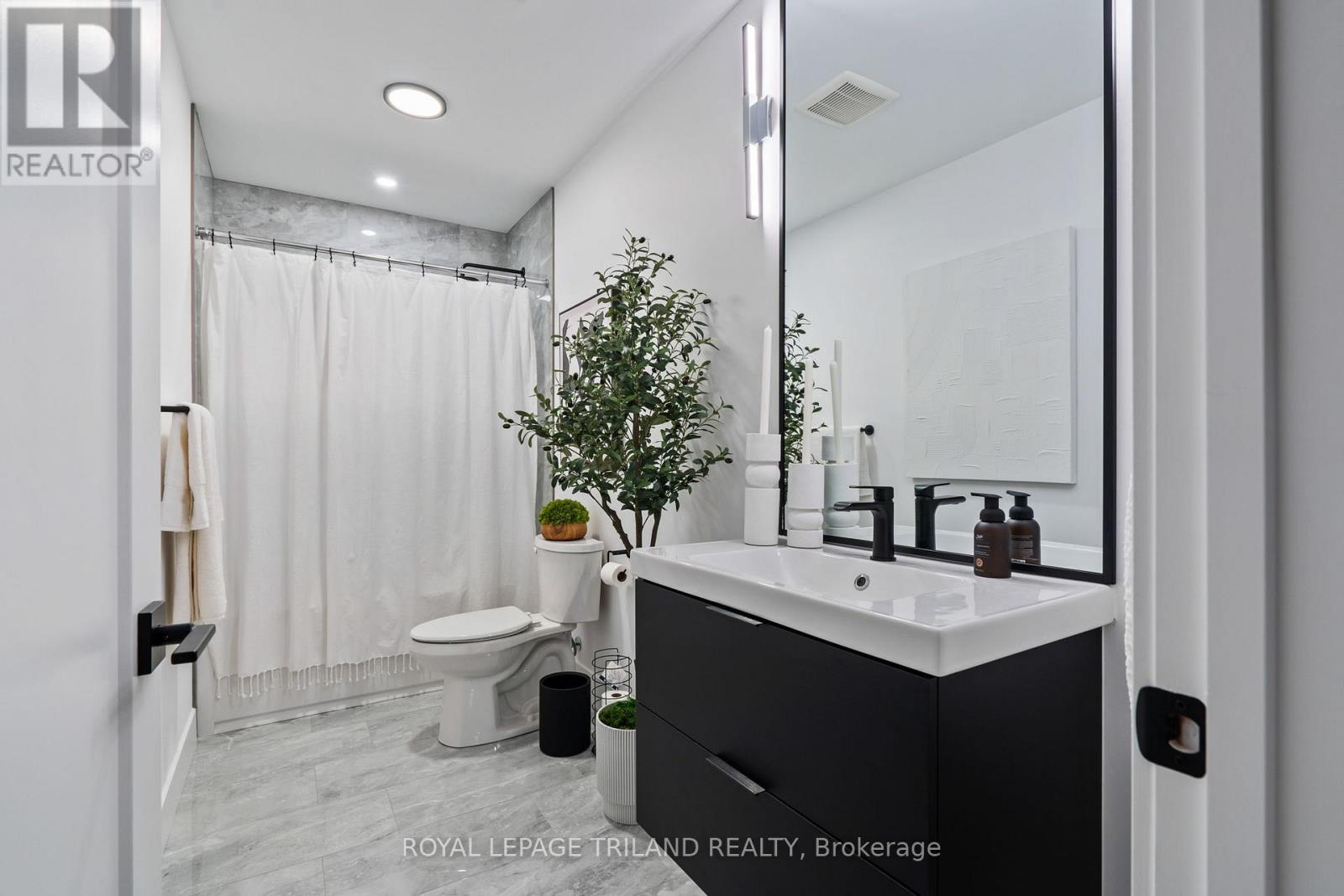 3455 Grand Oak Crossing, London South (South V), Ontario  N6P 0G7 - Photo 36 - X12207818