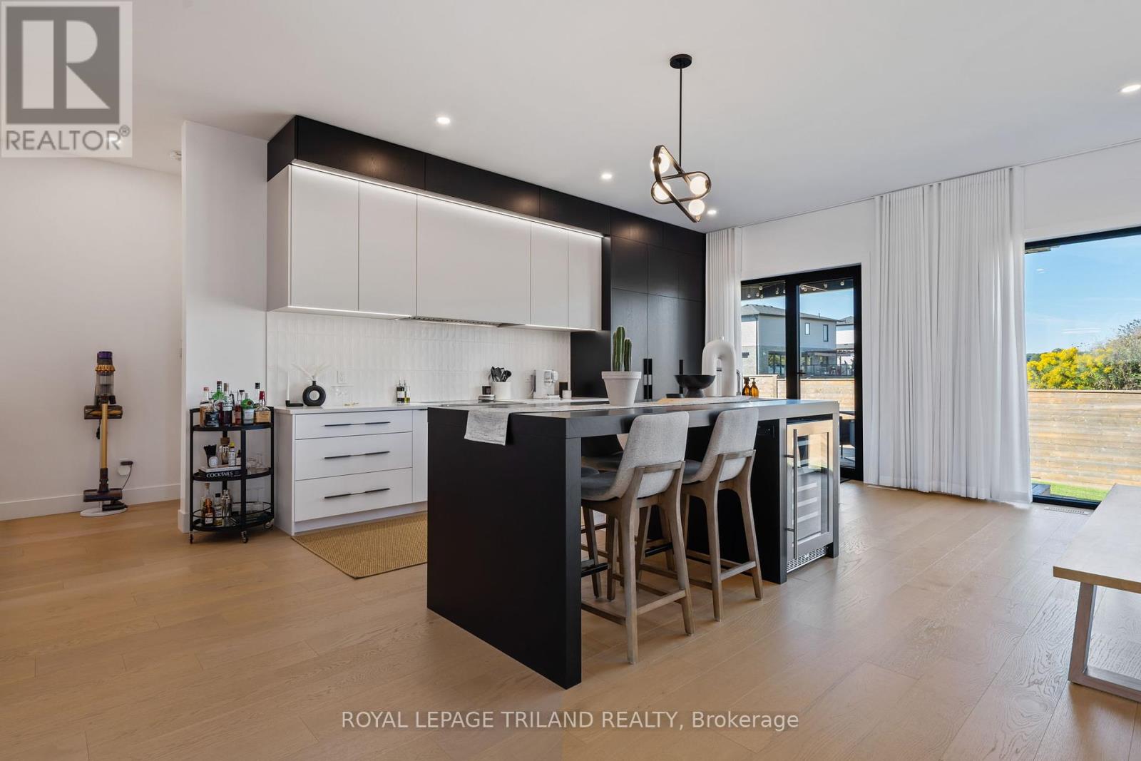 3455 Grand Oak Crossing, London South (South V), Ontario  N6P 0G7 - Photo 5 - X12207818