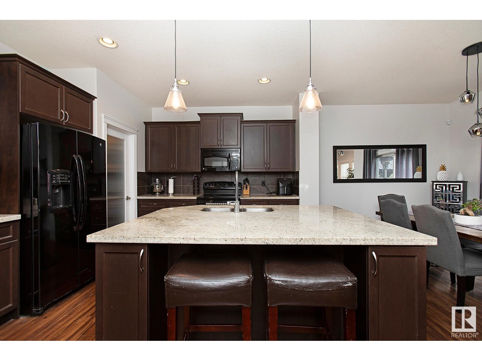 9577 219a St Nw, Edmonton, Alberta  T5T 4A9 - Photo 8 - E4441345