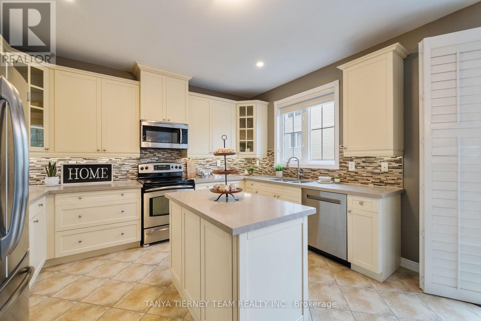 3 Denbury Court, Whitby, Ontario  L1M 2P3 - Photo 11 - E12207654