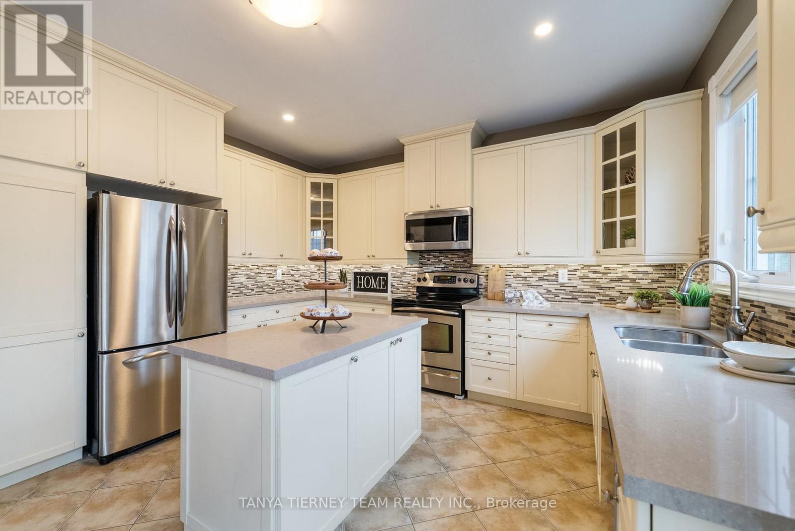 3 Denbury Court, Whitby, Ontario  L1M 2P3 - Photo 12 - E12207654