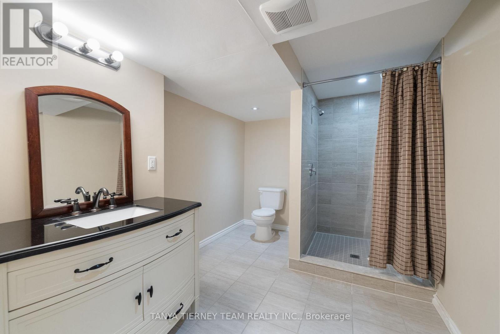 3 Denbury Court, Whitby, Ontario  L1M 2P3 - Photo 37 - E12207654