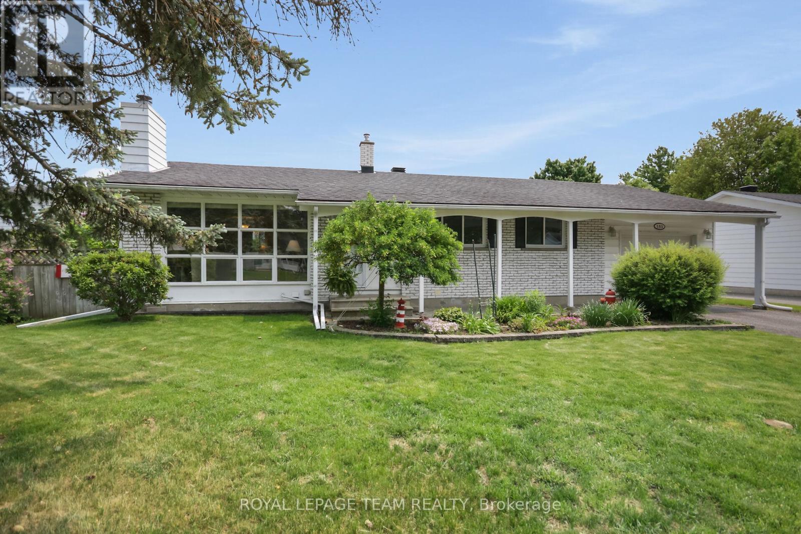 102 Oriole Avenue, Ottawa, Ontario  K2L 1E7 - Photo 3 - X12207724