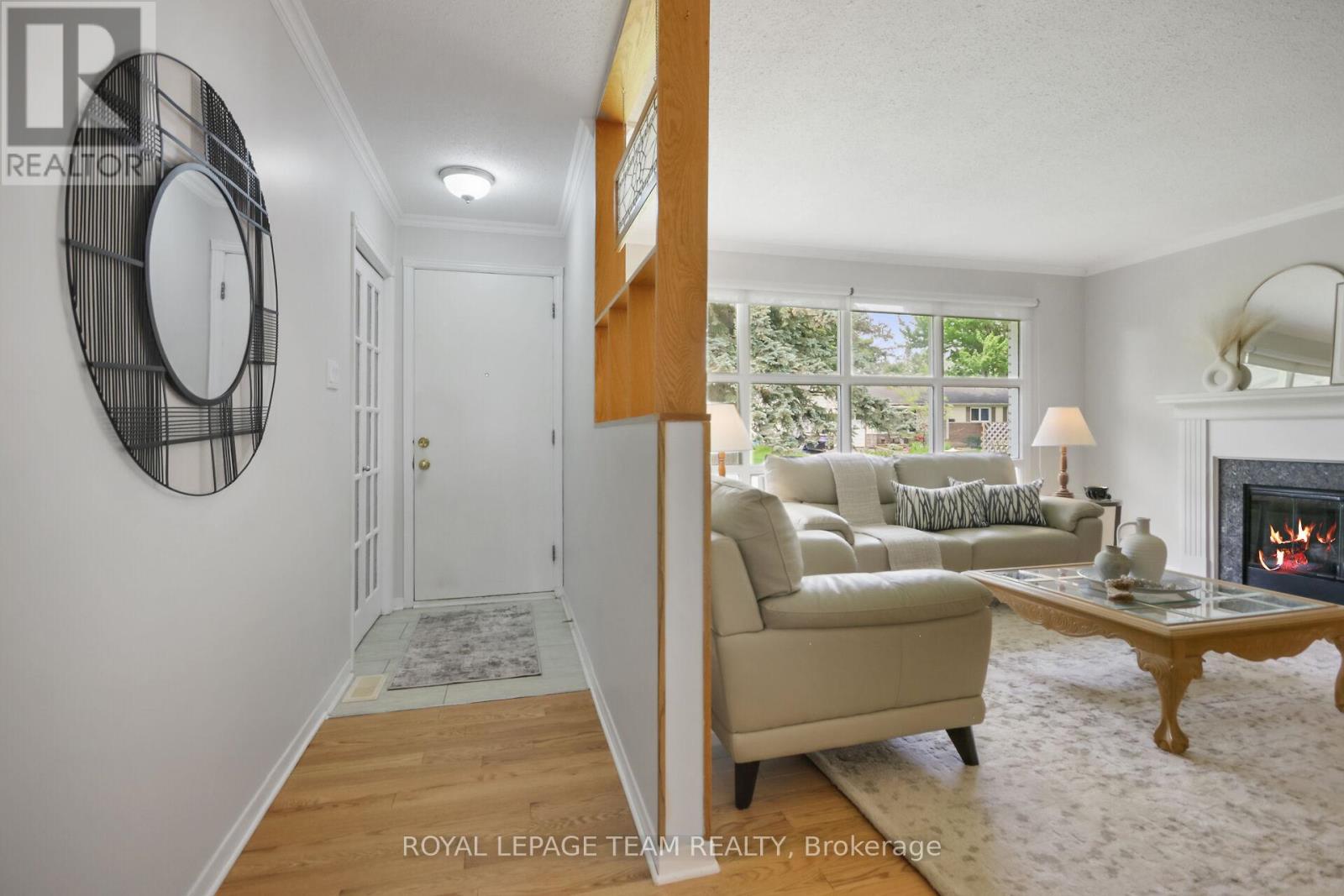102 Oriole Avenue, Ottawa, Ontario  K2L 1E7 - Photo 4 - X12207724