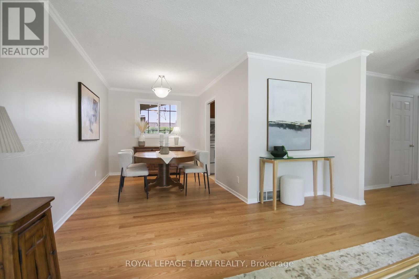 102 Oriole Avenue, Ottawa, Ontario  K2L 1E7 - Photo 9 - X12207724