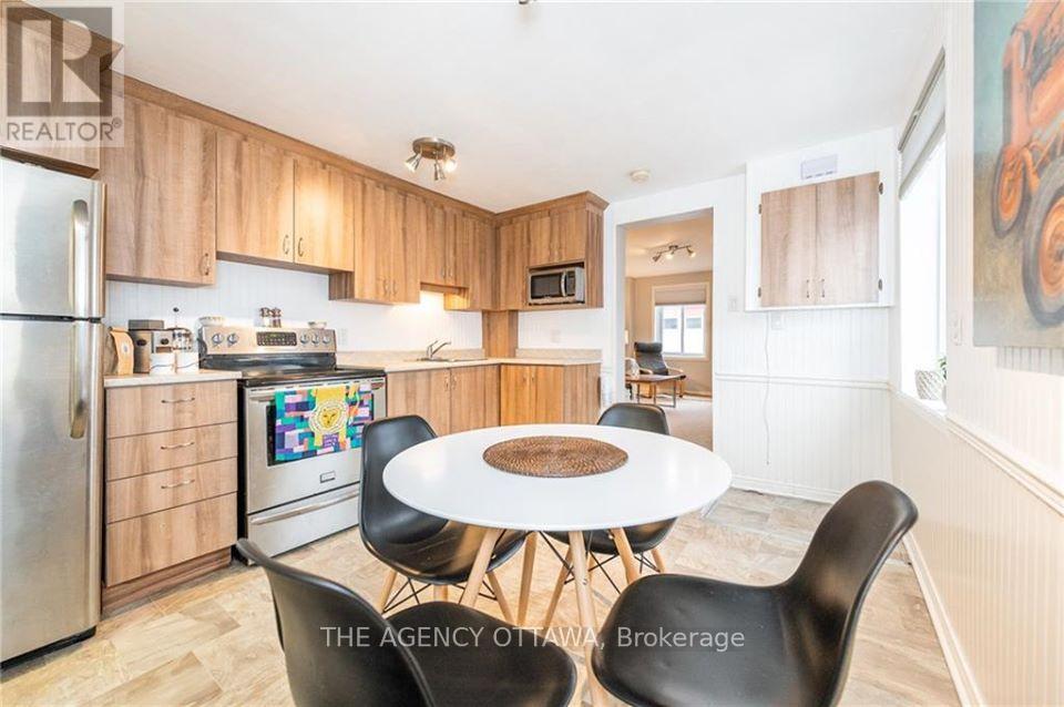 223 Carruthers Avenue, Ottawa, Ontario  K1Y 1N8 - Photo 5 - X12207805