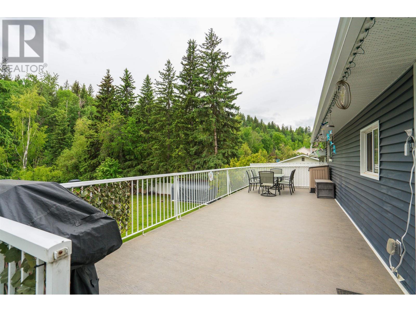 2703 Petersen Road, Prince George, British Columbia  V2N 1P1 - Photo 11 - R3012348