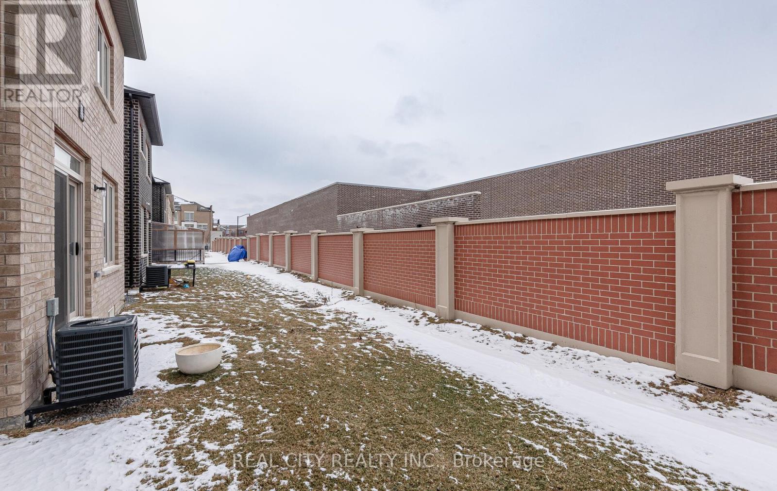 10 Donald Ficht Crescent, Brampton, Ontario  L7A 5H8 - Photo 40 - W12115637