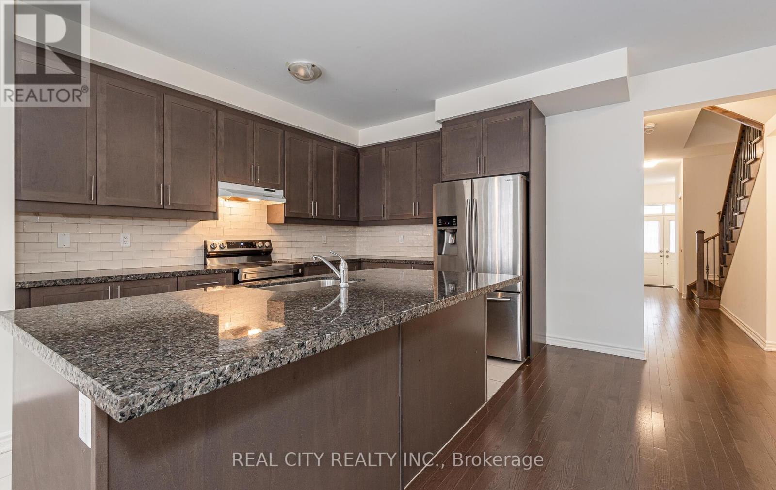 10 Donald Ficht Crescent, Brampton, Ontario  L7A 5H8 - Photo 11 - W12115637