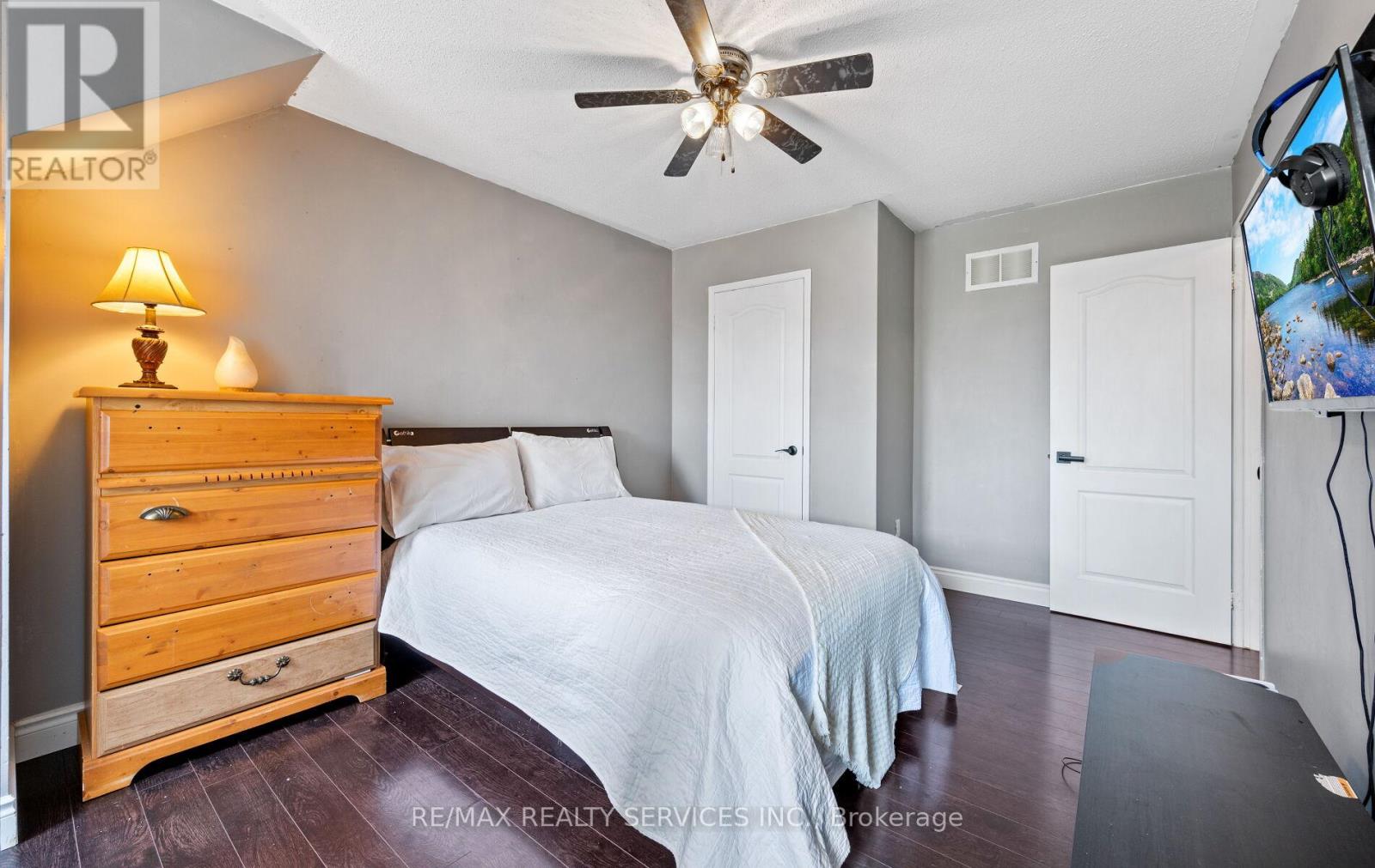 74 Earl Grey Crescent, Brampton, Ontario  L7A 2L2 - Photo 24 - W12147396