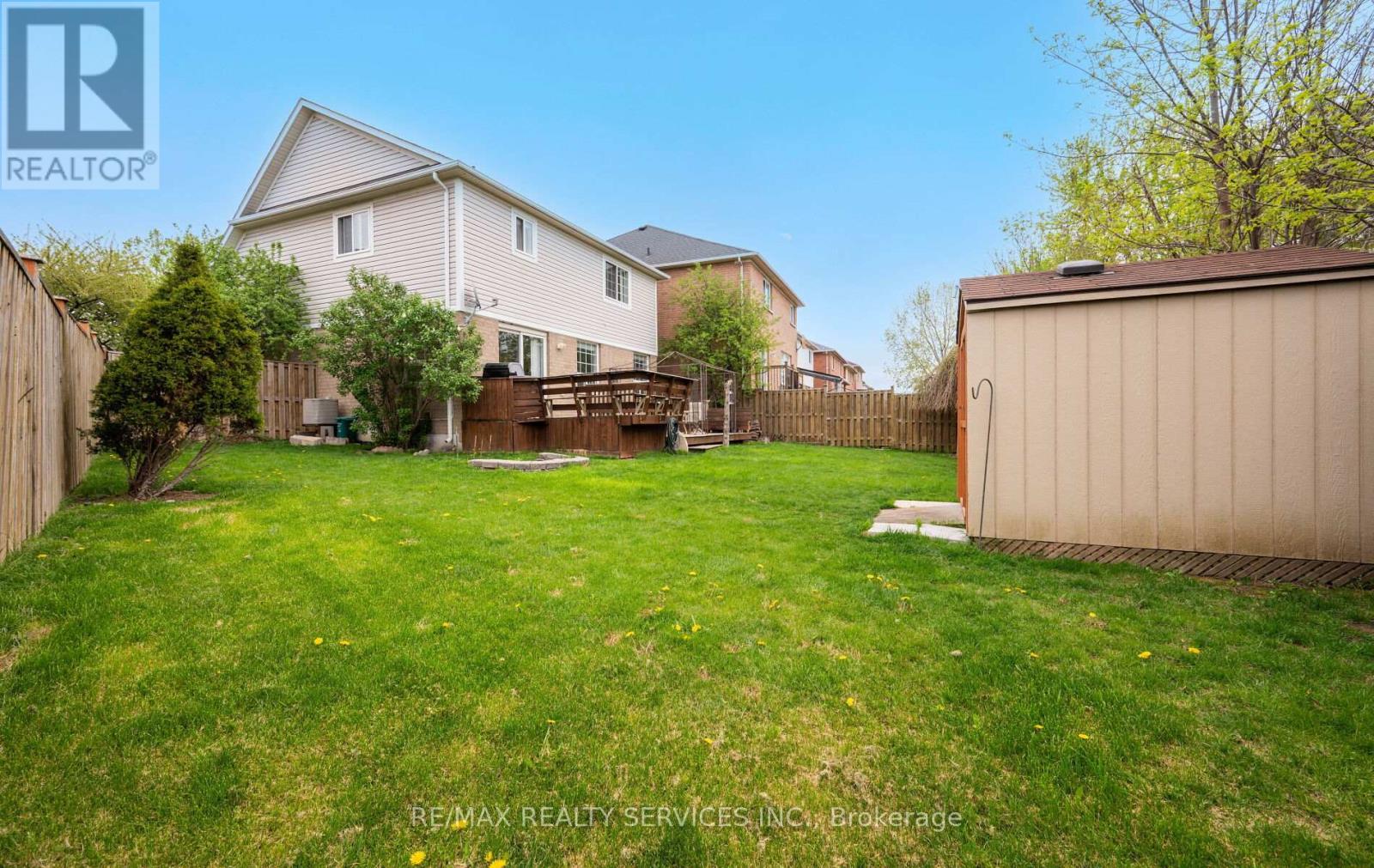 74 Earl Grey Crescent, Brampton (Fletcher's Meadow), Ontario  L7A 2L2 - Photo 37 - W12147396