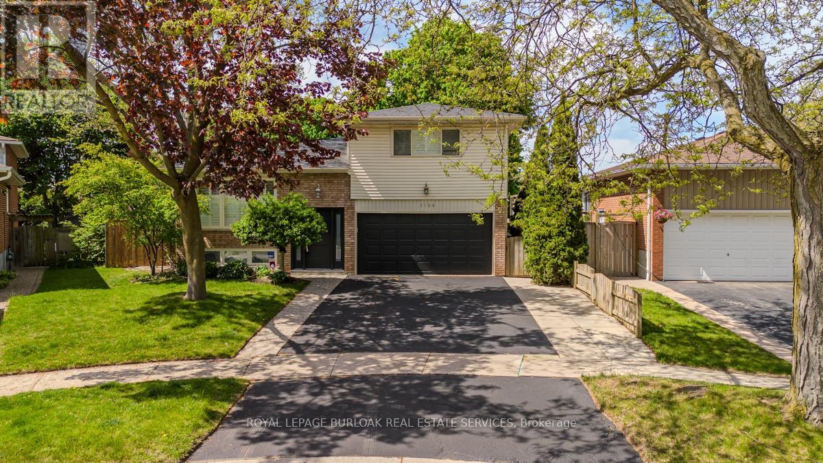 1128 Dowland Crescent, Burlington, Ontario  L7T 4C9 - Photo 2 - W12170147
