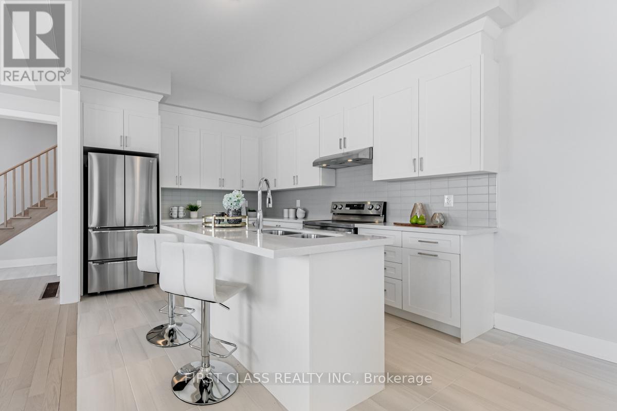 11 Godfrey Willis Drive, Markham, Ontario  L6C 3N2 - Photo 17 - N12207669