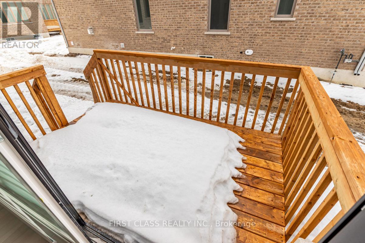 11 Godfrey Willis Drive, Markham, Ontario  L6C 3N2 - Photo 34 - N12207669