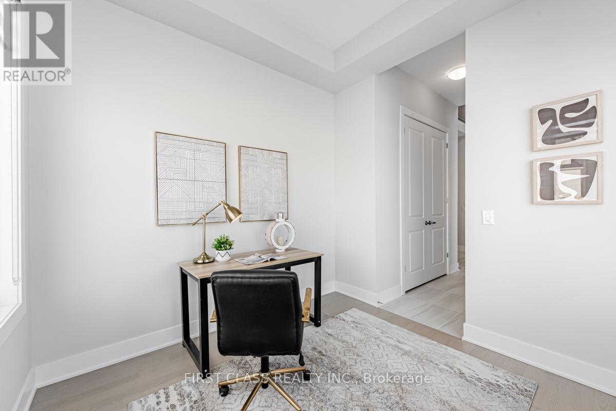11 Godfrey Willis Drive, Markham, Ontario  L6C 3N2 - Photo 6 - N12207669